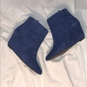 Vince Camuto. Blue suede. Wedged booties.
